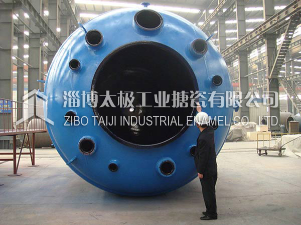 高溫純凈水對搪玻璃反應釜設備瓷面也有腐蝕性