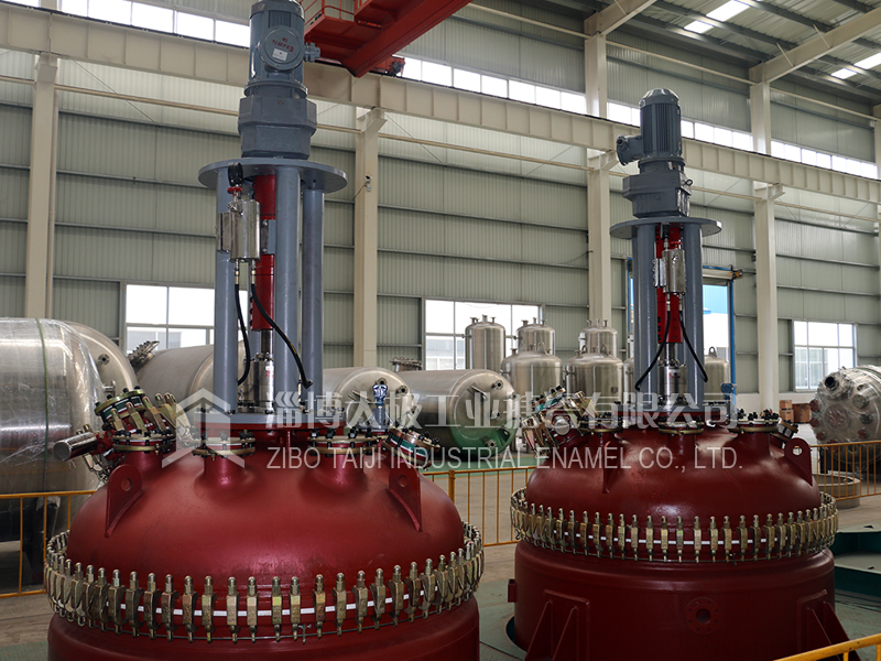 太極開(kāi)式搪玻璃反應(yīng)釜 