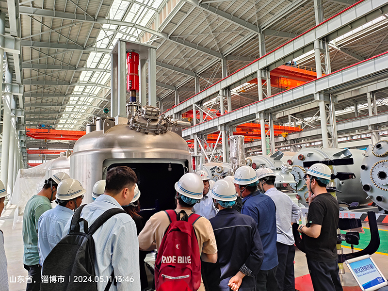 熱烈歡迎某集團公司領(lǐng)導(dǎo)一行數(shù)十人蒞臨太極公司參觀考察