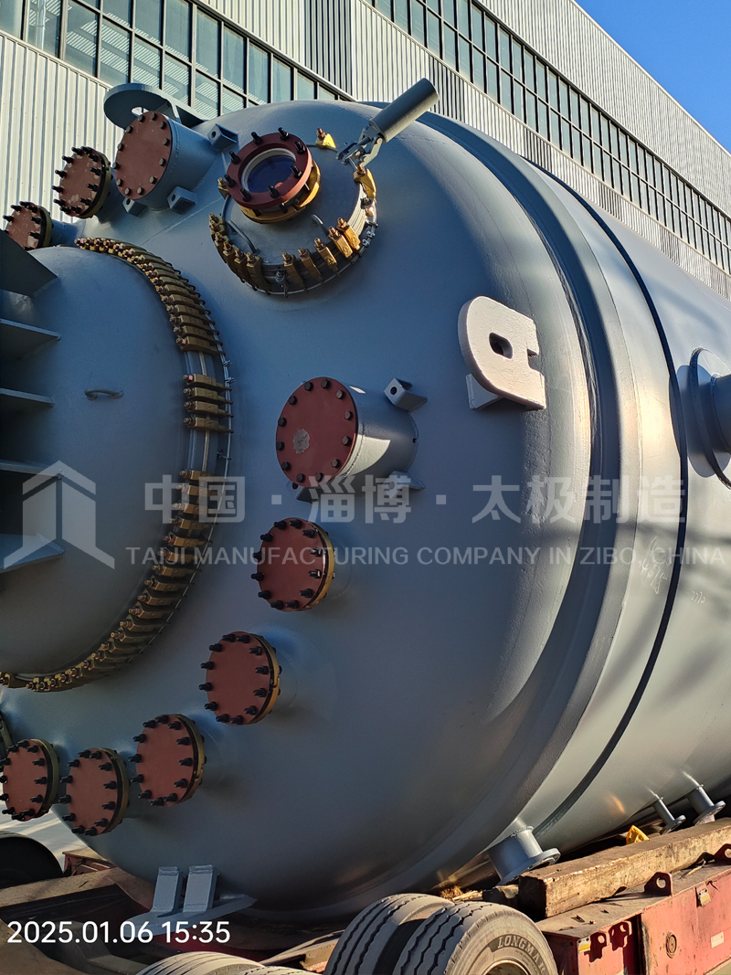 8 萬(wàn)升閉式反應(yīng)釜發(fā)車！太極制造刷新大型設(shè)備交付紀(jì)錄
